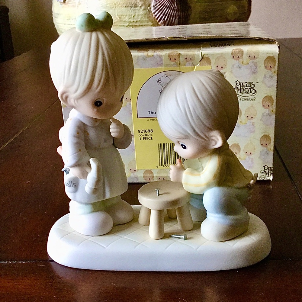 Precious Moments - Thumb-Body Loves You